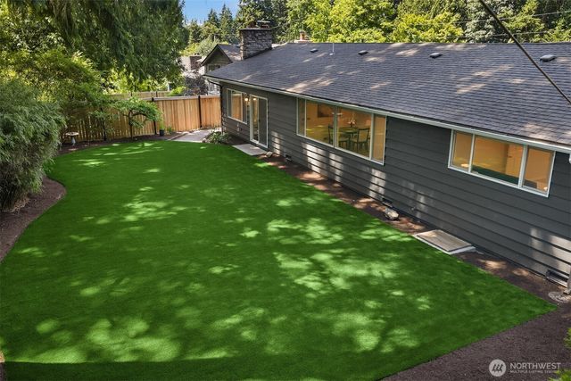 7061 NE 137th Street, Kirkland, WA 98034