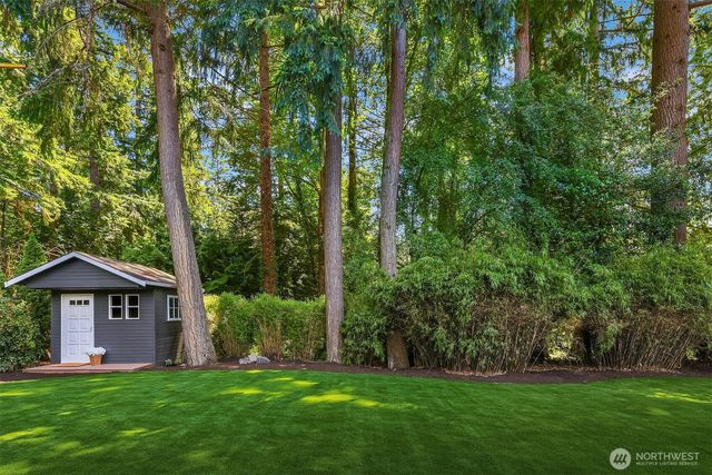 7061 NE 137th Street, Kirkland, WA 98034