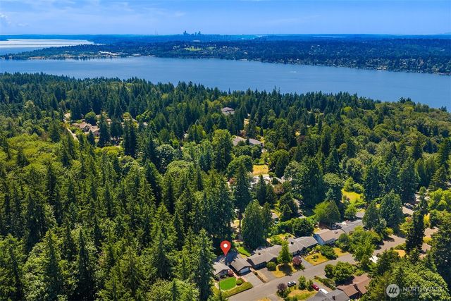 7061 NE 137th Street, Kirkland, WA 98034