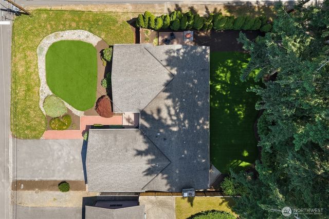 7061 NE 137th Street, Kirkland, WA 98034