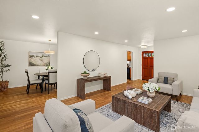 7061 NE 137th Street, Kirkland, WA 98034