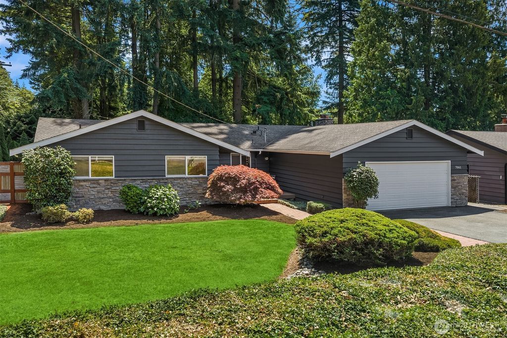 7061 NE 137th Street, Kirkland, WA 98034