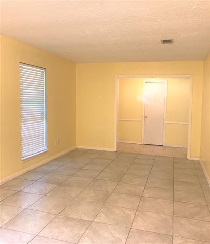 12331 Scarcella Lane, Meadows Place, TX 77477