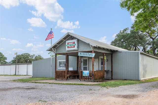 1013 Park Prairie Road, Fayetteville, TX 78940