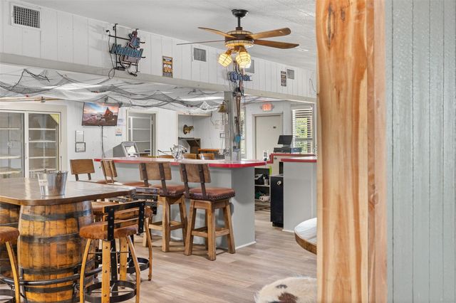 1013 Park Prairie Road, Fayetteville, TX 78940