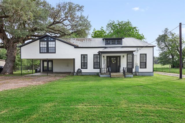 1013 Park Prairie Road, Fayetteville, TX 78940