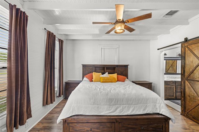 1013 Park Prairie Road, Fayetteville, TX 78940