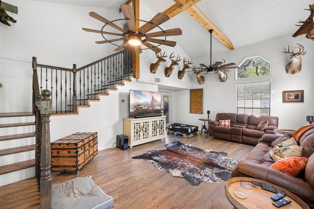 1013 Park Prairie Road, Fayetteville, TX 78940