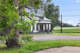 1013 Park Prairie Road, Fayetteville, TX 78940