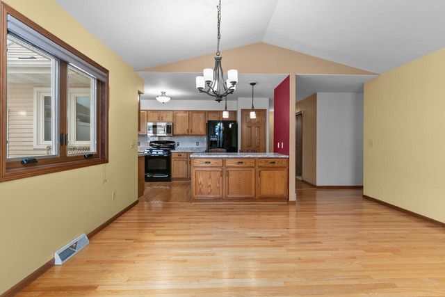 1274 W 18TH AVENUE, Oshkosh, WI 54904