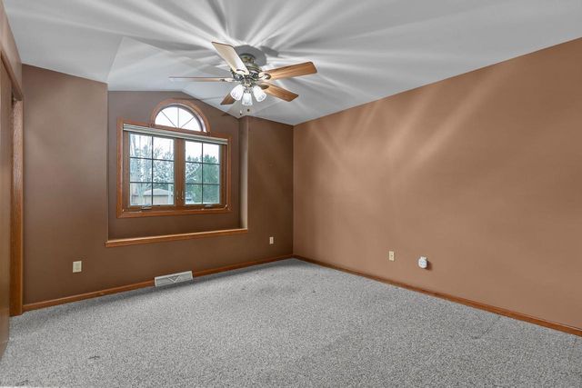 1274 W 18TH AVENUE, Oshkosh, WI 54904