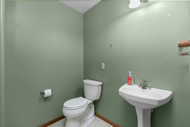 1274 W 18TH AVENUE, Oshkosh, WI 54904