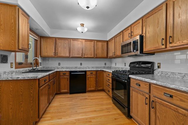 1274 W 18TH AVENUE, Oshkosh, WI 54904