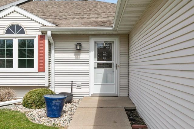 1274 W 18TH AVENUE, Oshkosh, WI 54904