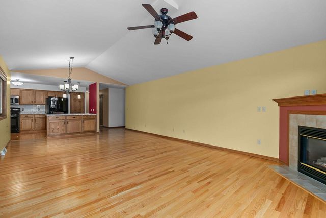 1274 W 18TH AVENUE, Oshkosh, WI 54904
