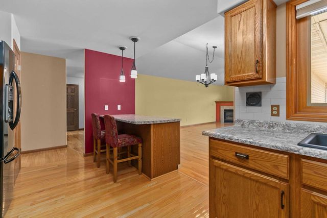 1274 W 18TH AVENUE, Oshkosh, WI 54904