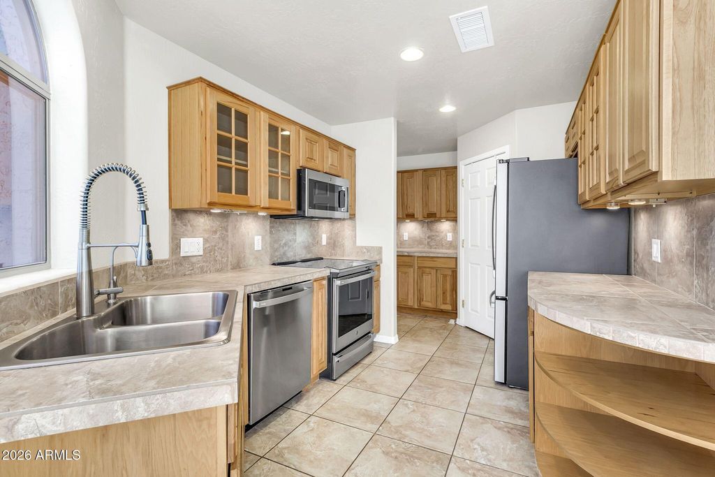 8786 E SANDTRAP Court, Gold Canyon, AZ 85118 — exterior