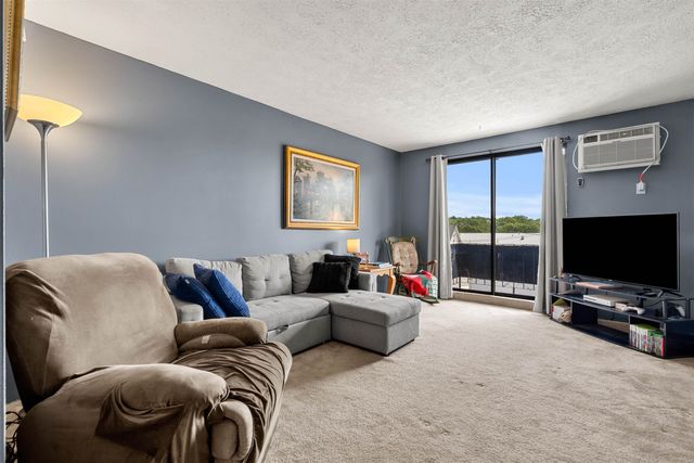 34 Dunbarton Rd Apt 3G, Manchester, NH 03102