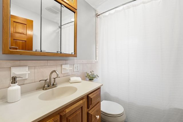 26 Lawrence Ln, Arlington, MA 02474