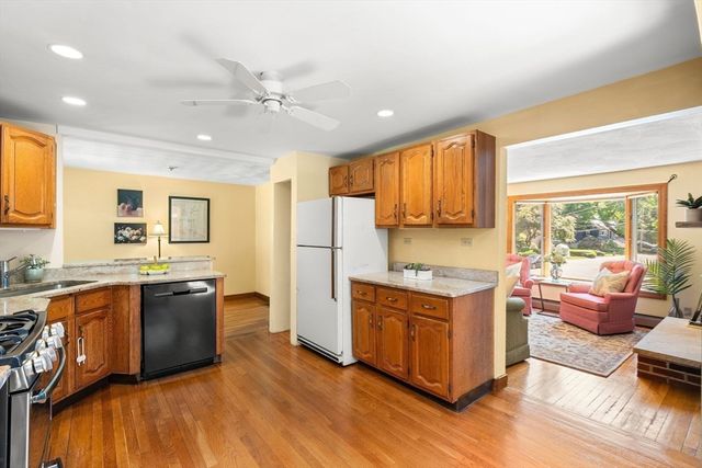 26 Lawrence Ln, Arlington, MA 02474