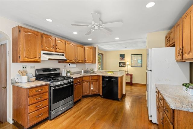 26 Lawrence Ln, Arlington, MA 02474