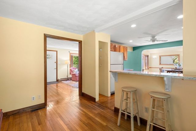 26 Lawrence Ln, Arlington, MA 02474