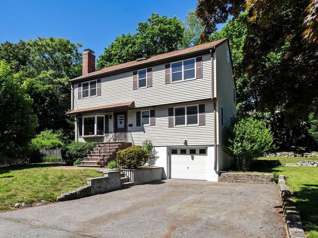 26 Lawrence Ln, Arlington, MA 02474
