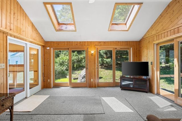 26 Lawrence Ln, Arlington, MA 02474