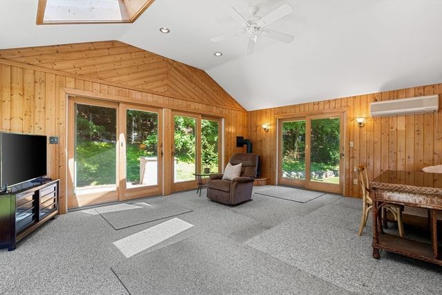 26 Lawrence Ln, Arlington, MA 02474