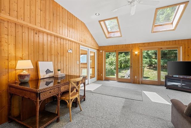 26 Lawrence Ln, Arlington, MA 02474