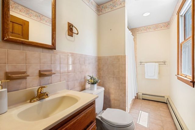 26 Lawrence Ln, Arlington, MA 02474