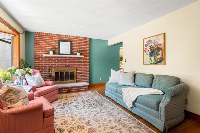 26 Lawrence Ln, Arlington, MA 02474