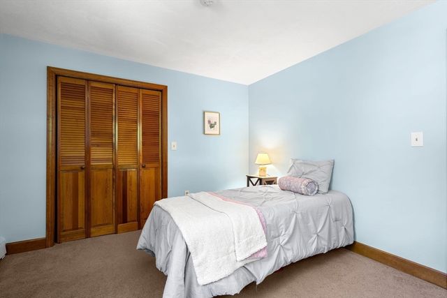26 Lawrence Ln, Arlington, MA 02474