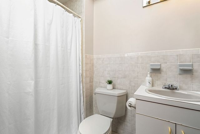 26 Lawrence Ln, Arlington, MA 02474