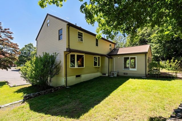 26 Lawrence Ln, Arlington, MA 02474