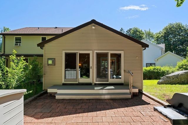 26 Lawrence Ln, Arlington, MA 02474