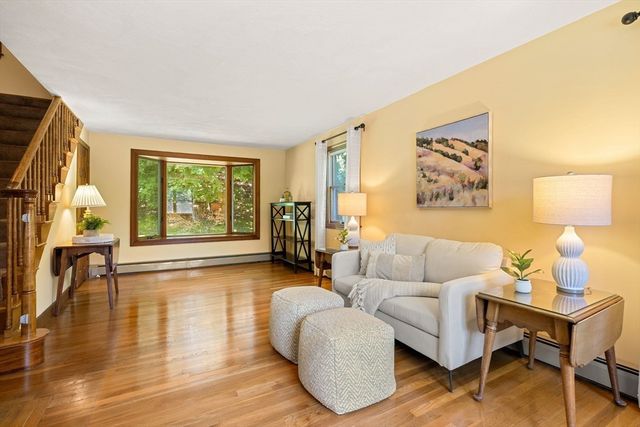 26 Lawrence Ln, Arlington, MA 02474