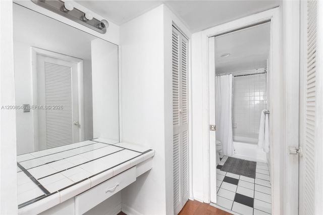 345 Ocean Dr 304, Miami Beach, FL 33139