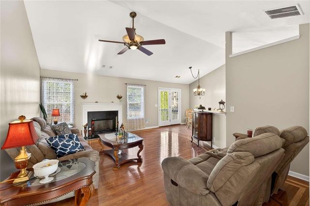 443 Beacon Drive, Maysville, GA 30558