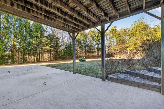 443 Beacon Drive, Maysville, GA 30558