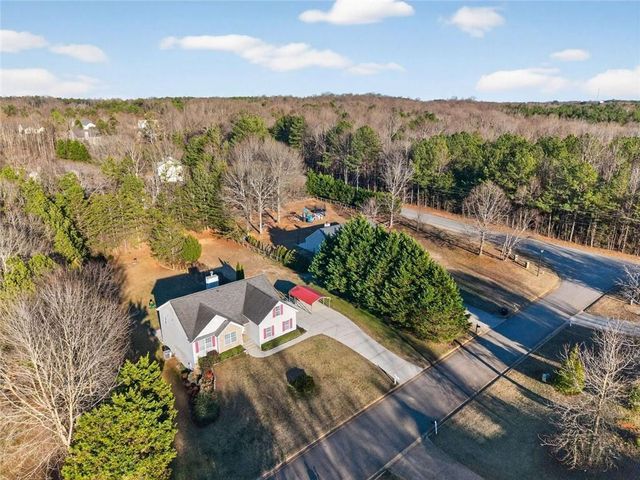 443 Beacon Drive, Maysville, GA 30558