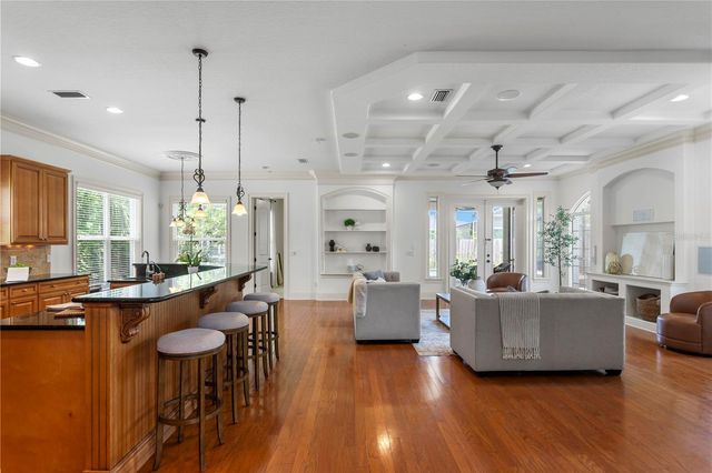 3911 W DALE AVENUE, Tampa, FL 33609