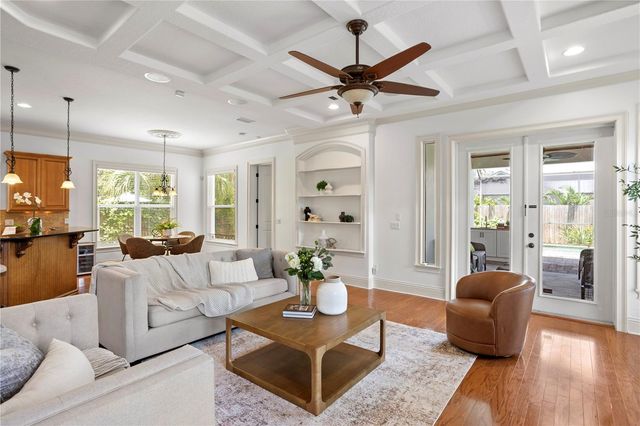 3911 W DALE AVENUE, Tampa, FL 33609