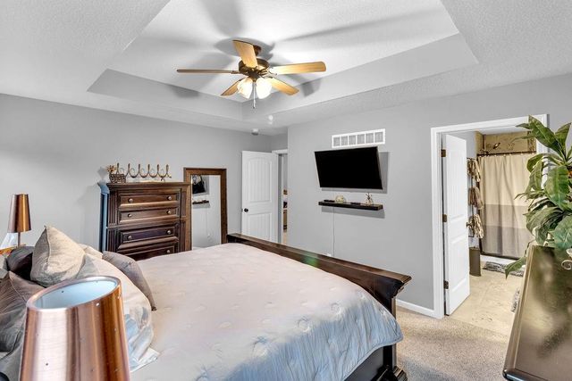 11709 N Windsor Avenue, Kansas City, MO 64157