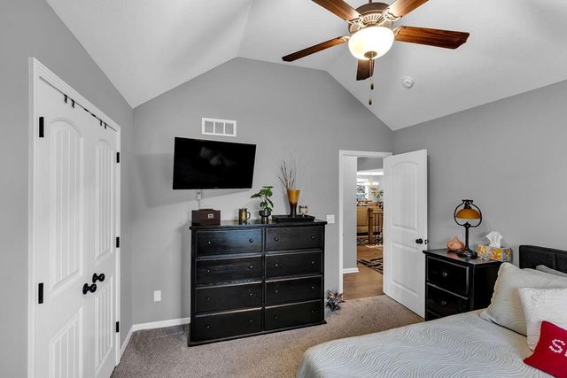 11709 N Windsor Avenue, Kansas City, MO 64157