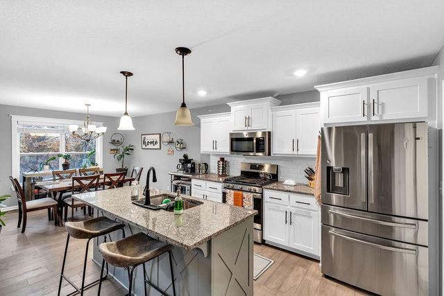 11709 N Windsor Avenue, Kansas City, MO 64157