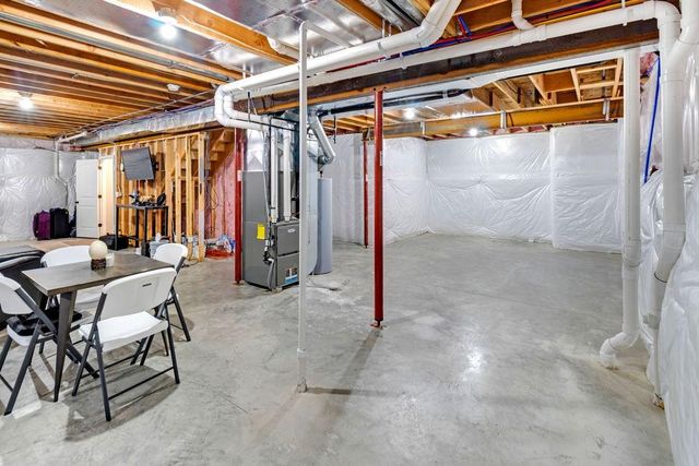 11709 N Windsor Avenue, Kansas City, MO 64157