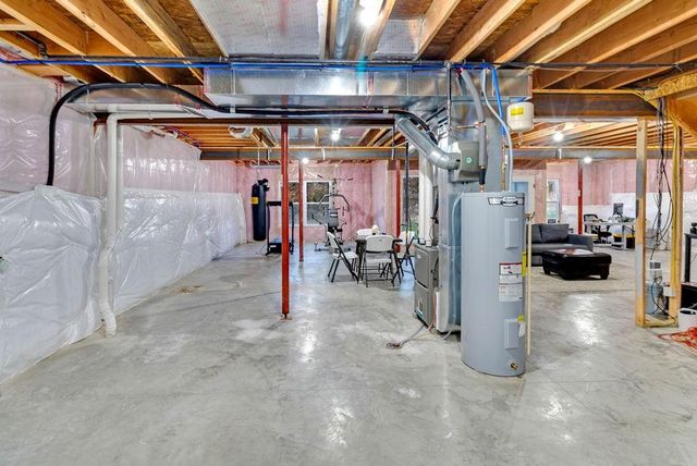 11709 N Windsor Avenue, Kansas City, MO 64157