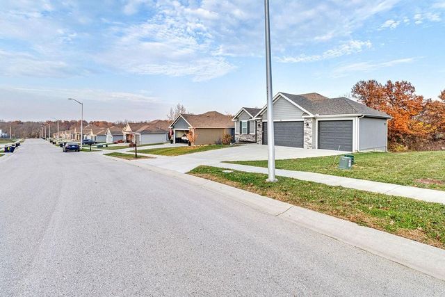 11709 N Windsor Avenue, Kansas City, MO 64157