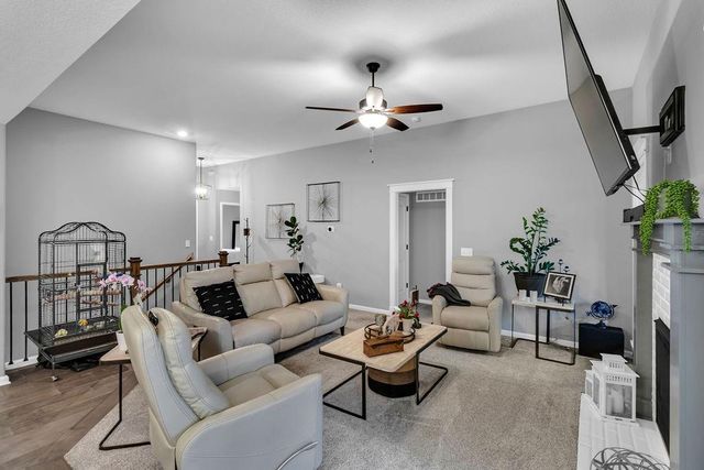 11709 N Windsor Avenue, Kansas City, MO 64157